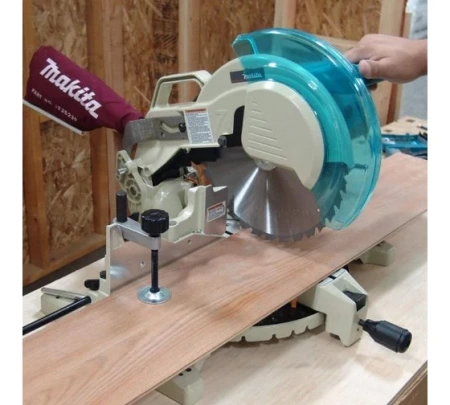   Makita LS1221