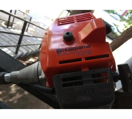 Бензотриммер HUSQVARNA 133R (двигатель+вал), 9650809-05 Бензотриммер HUSQVARNA 133R (двигатель+вал)