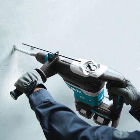  Makita DHR400ZK