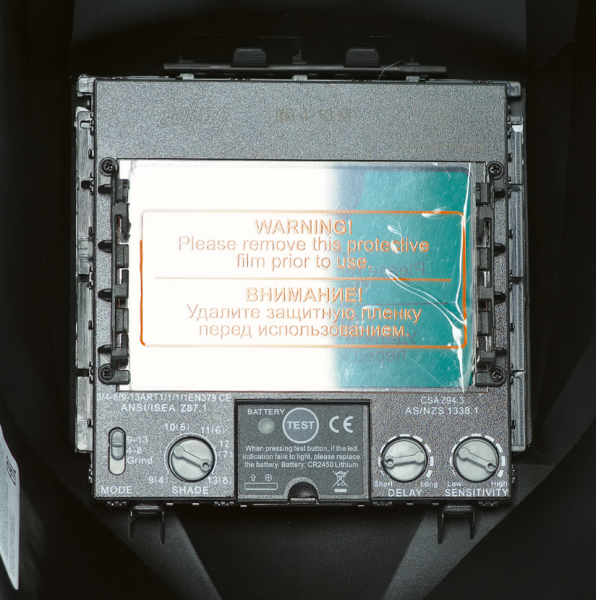 Маска сварщика "Хамелеон" FUBAG IR 4-13G M (38439), 38439 Маска сварщика "Хамелеон" FUBAG IR 4-13G M (38439)