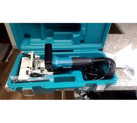   Makita PJ7000