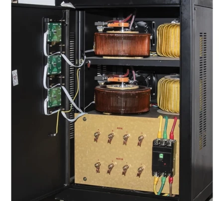 Стабилизатор напряжения РЕСАНТА АСН-45000/3-ЭМ, 63/4/14 Стабилизатор напряжения РЕСАНТА АСН-45000/3-ЭМ