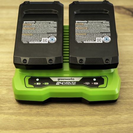 Зарядное устройство GREENWORKS G24X2UC2 (24В, 2А, слайдер, 2-х постовое) 2931907, 2931907 Зарядное устройство GREENWORKS G24X2UC2 (24В, 2А, слайдер, 2-х постовое) 2931907