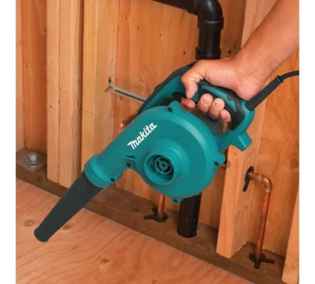- Makita UB1103