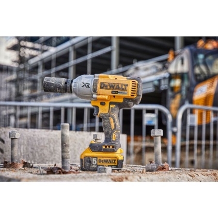    DEWALT DCF897NT-XJ