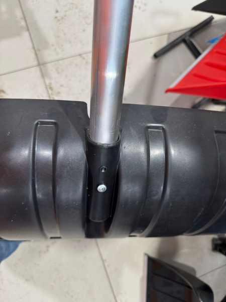 Лопата снеговая скрепер MAWIPRO 600х300мм (MW-1840), MW-1840 Лопата снеговая скрепер MAWIPRO 600х300мм (MW-1840)