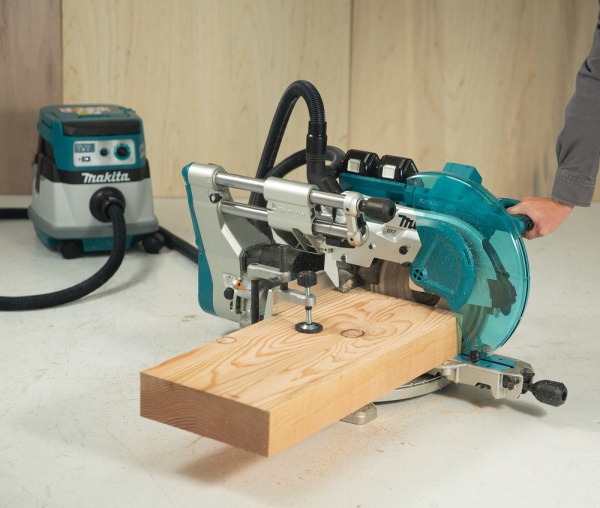    Makita DLS211ZU