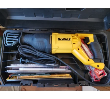   DEWALT DWE305PK-QS