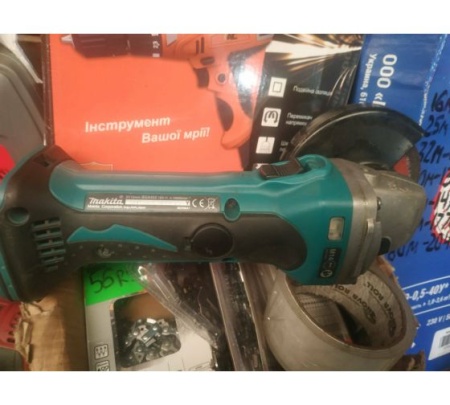   Makita DGA452Z