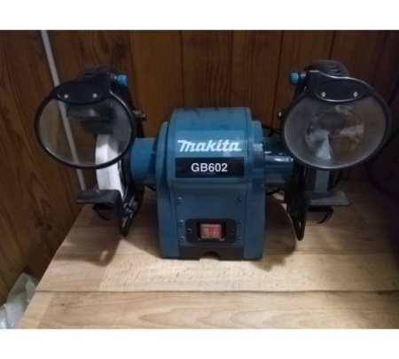   Makita GB602