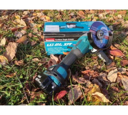   Makita DGA504Z