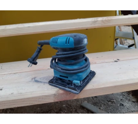  Makita BO4555