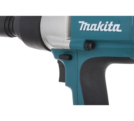   Makita TW0200
