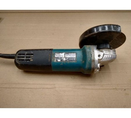  Makita 9558HN