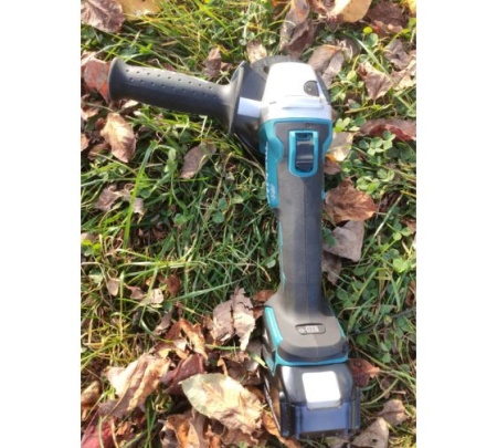   Makita DGA504Z
