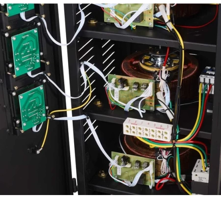 Стабилизатор напряжения РЕСАНТА АСН-9000/3-ЭМ, 63/4/4 Стабилизатор напряжения РЕСАНТА АСН-9000/3-ЭМ